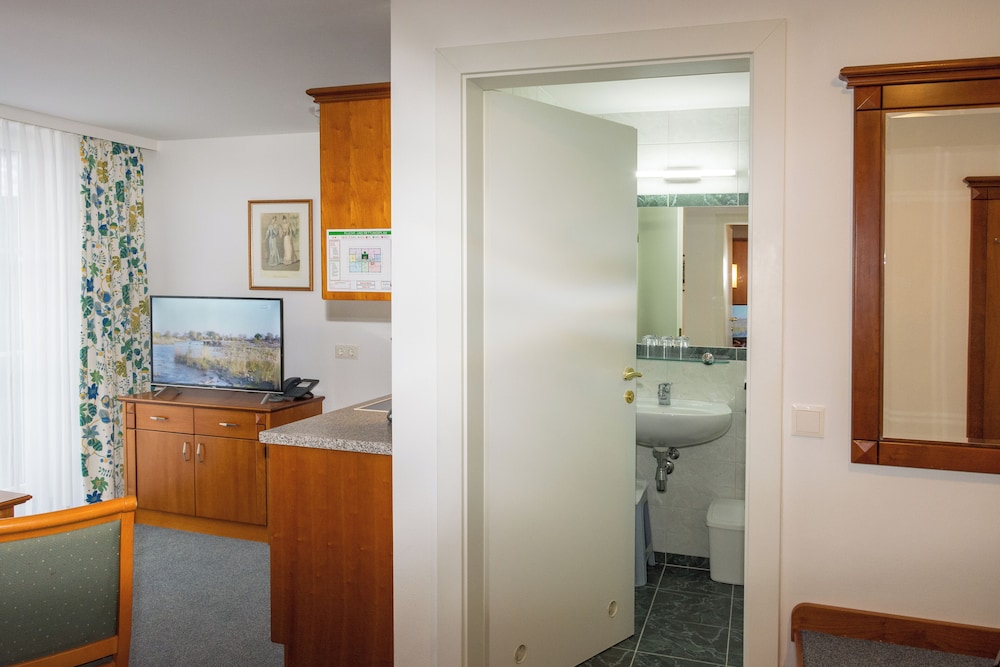 Landhotel Post Ebensee Am Traunsee S — Ebensee