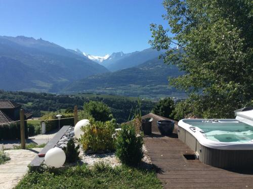 Chez Philippe - carbon neutral hotel in Saviese