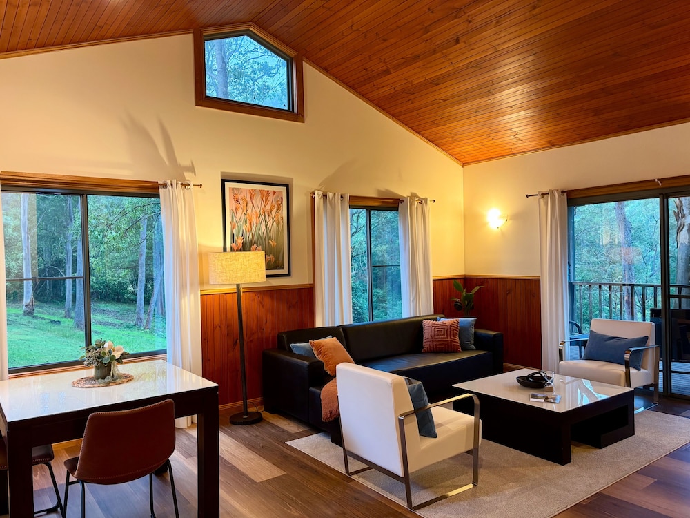 Yulo Kopa - carbon neutral hotel in Unknown City