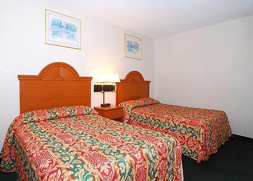 Economy Inn and Suites - photo 14