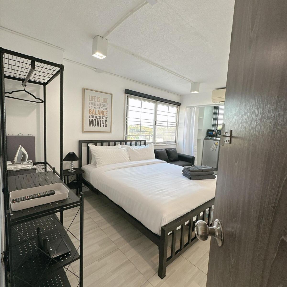 White & Black Cozy Room Heart of Nimman — 4-Star Luxury Hotel in Chiang Mai, Thailand