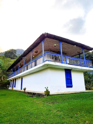 Finca Rústica Cocorná Cacao Charcos y Cascadas — hotel in Cocorna