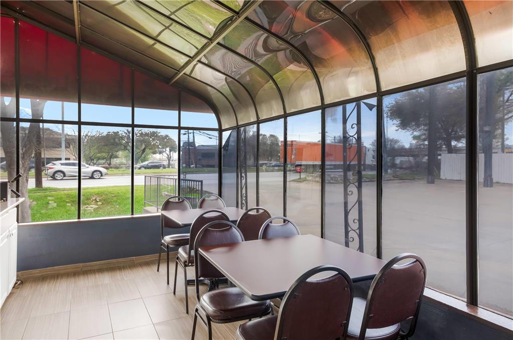 Econo Lodge Austin North near The Domain - photo 25