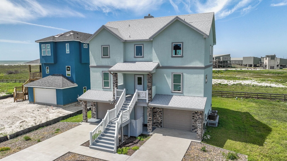 Shore Beats Work Elevator - last minute hotel in Port Aransas