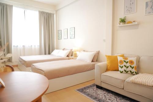 Buddy House in Chinatown Private Rooms Walk to MRT — 4-Star Luxury Hotel in Bangkok, Thailand