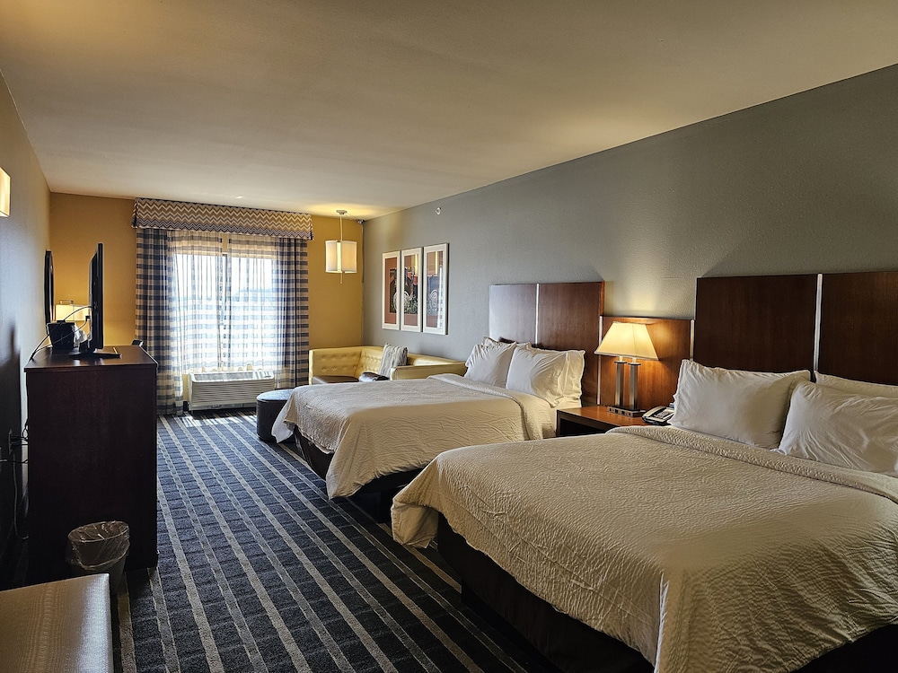 Holiday Inn Express & Suites Perry National Fairground Area #34 by IHG - photo 30