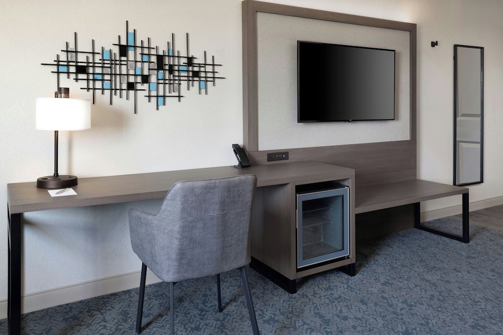 Renaissance Framingham Hotel & Conference Center - photo 16