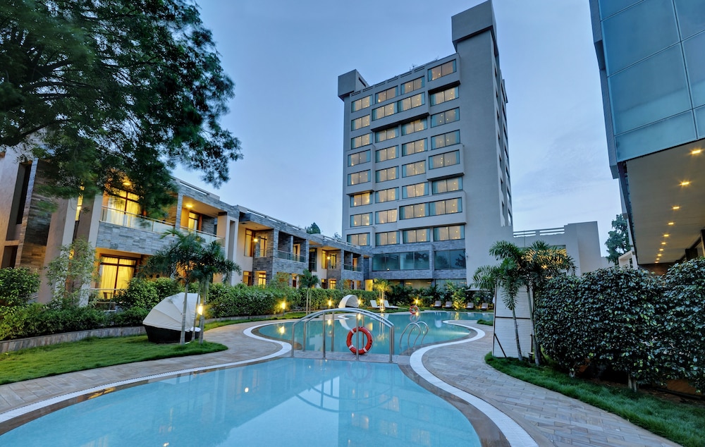 Boulevard9 Nadiad IHCL SeleQtions — hotel in Nadiad