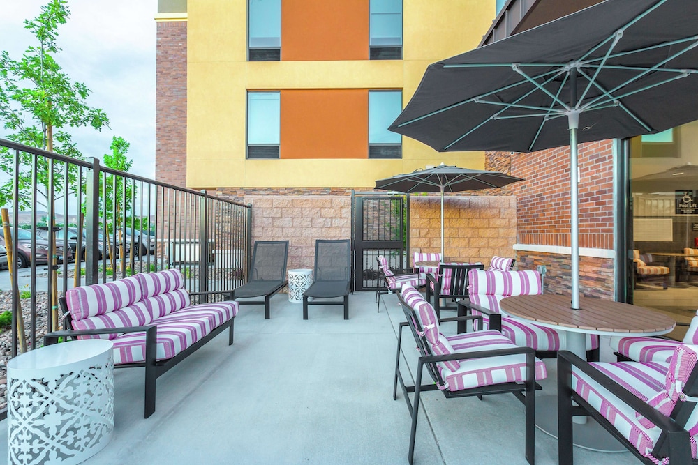 Hampton Inn & Suites Reno Sparks - photo 30