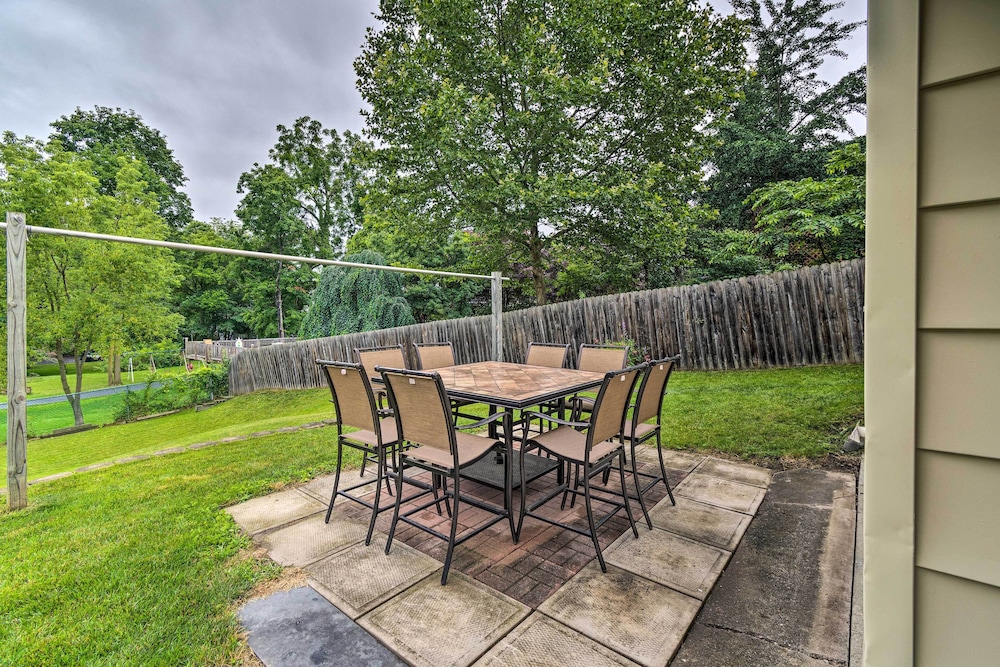 Penn Yan Escape w Yard 1 Mi to Keuka Lake in Penn Yan, United States