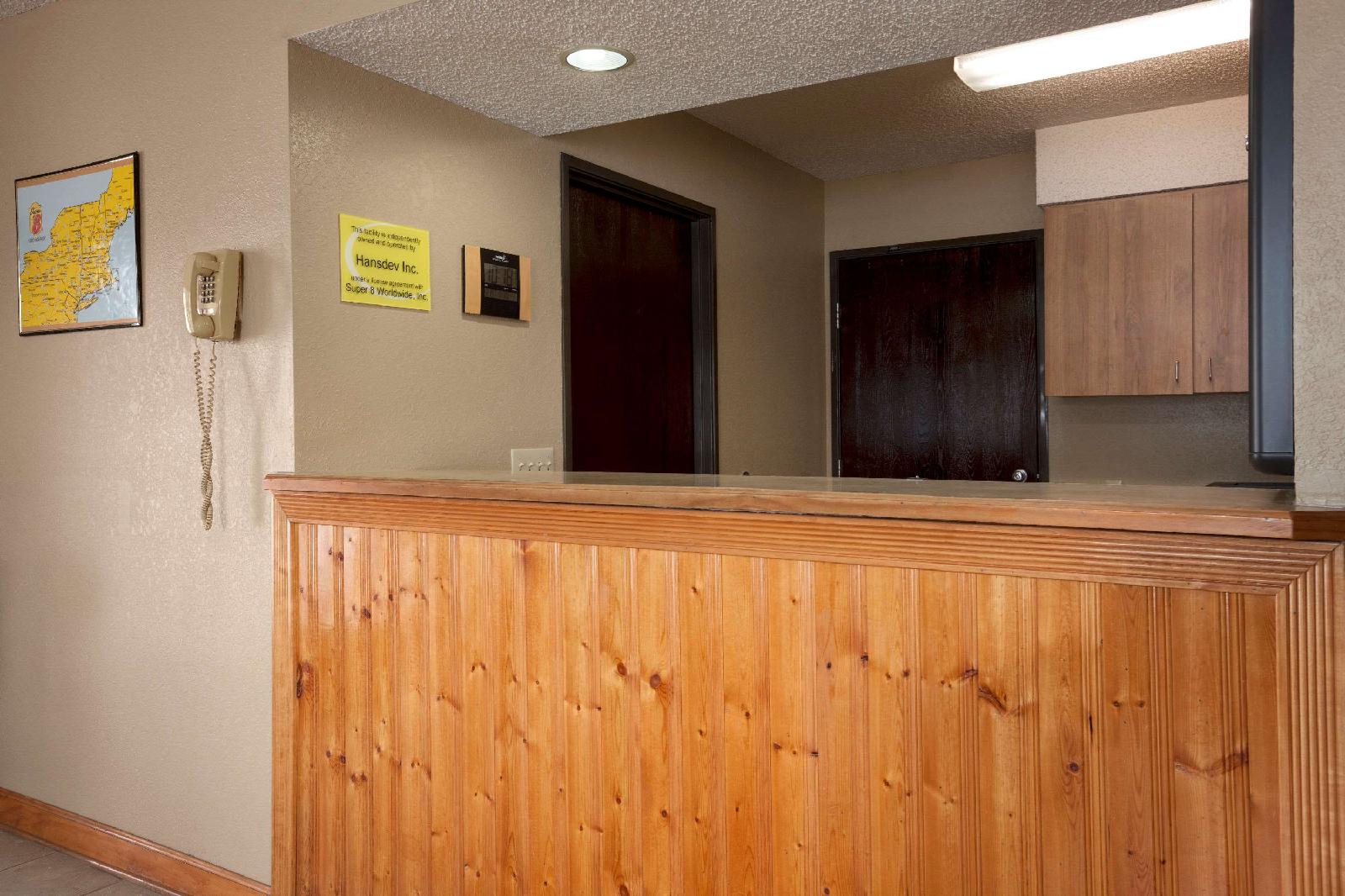 Super 8 by Wyndham Pulaski - photo 12