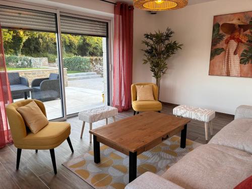Longère dans le Morbihan pour 8 personnes — hotel in Brech
