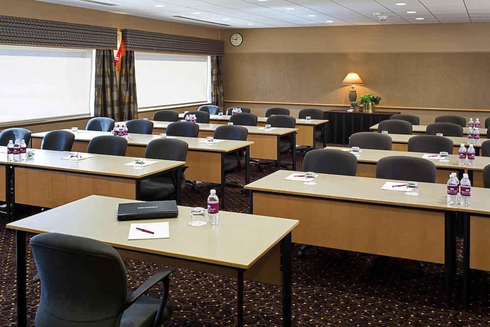 Crowne Plaza Minneapolis West by IHG - photo 77