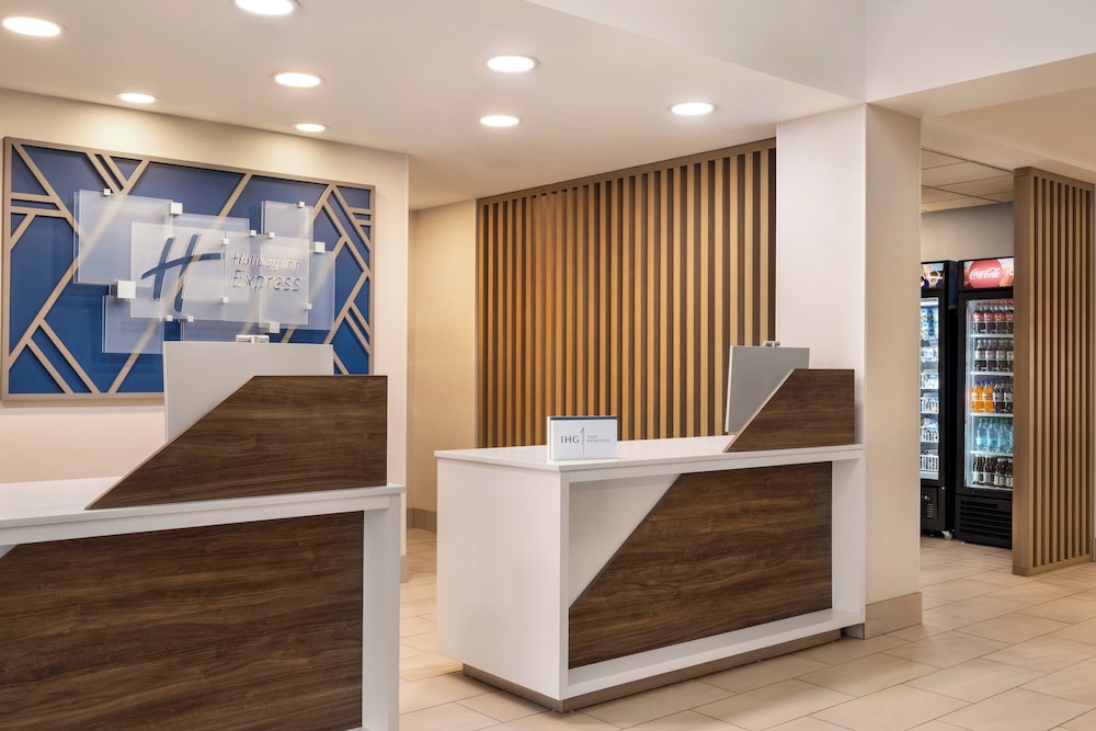 Holiday Inn Express Syracuse Airport by IHG - photo 42
