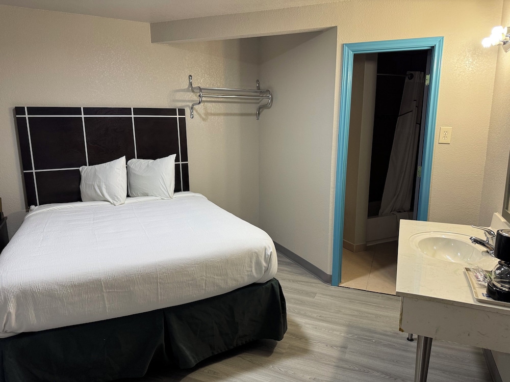 Executive Inn Crystal City - photo 12
