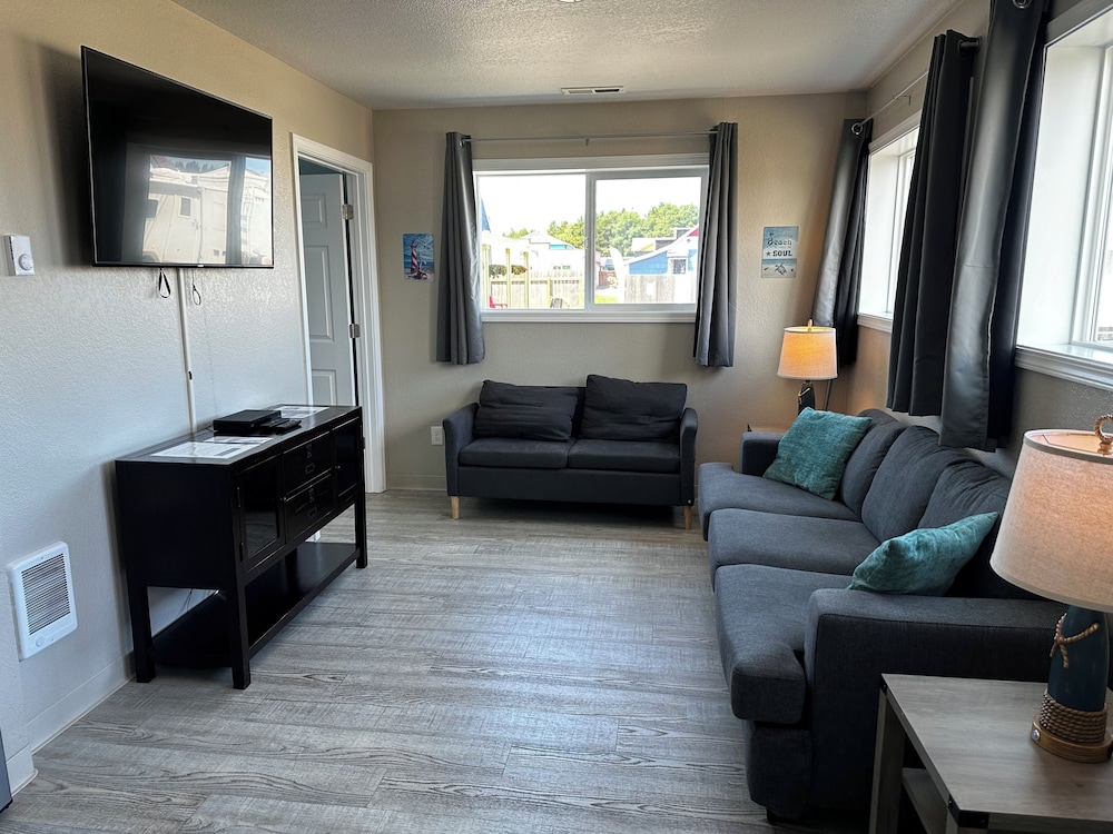 The Coastal Inn and Suites - photo 108
