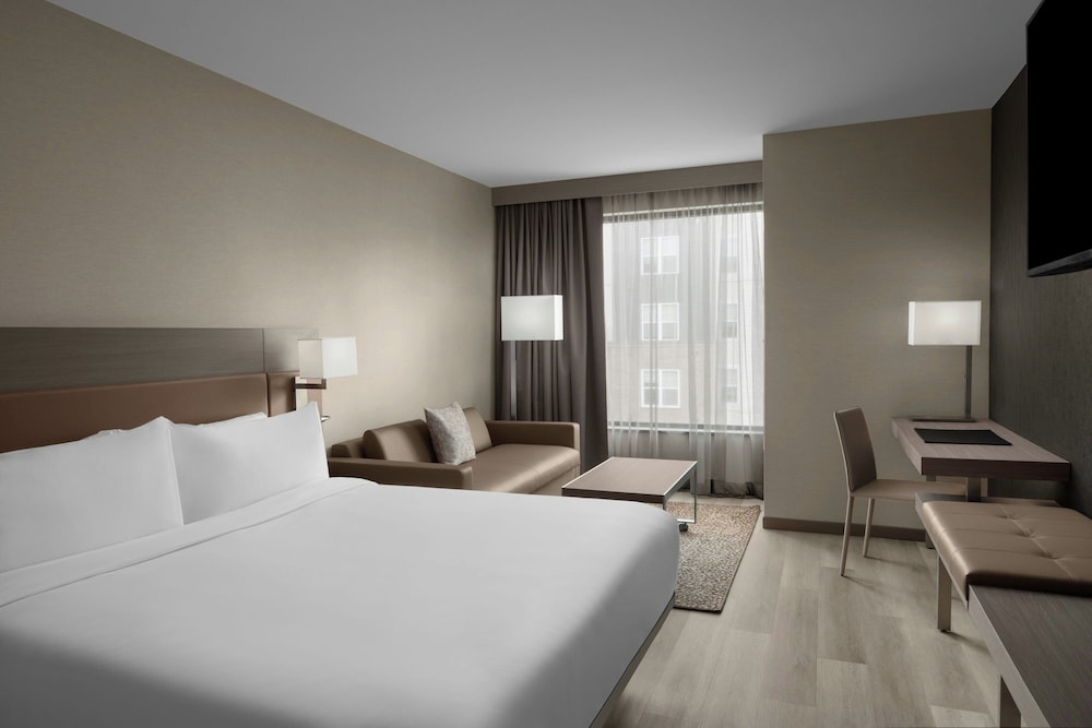 AC Hotel Lansing University Area - photo 13