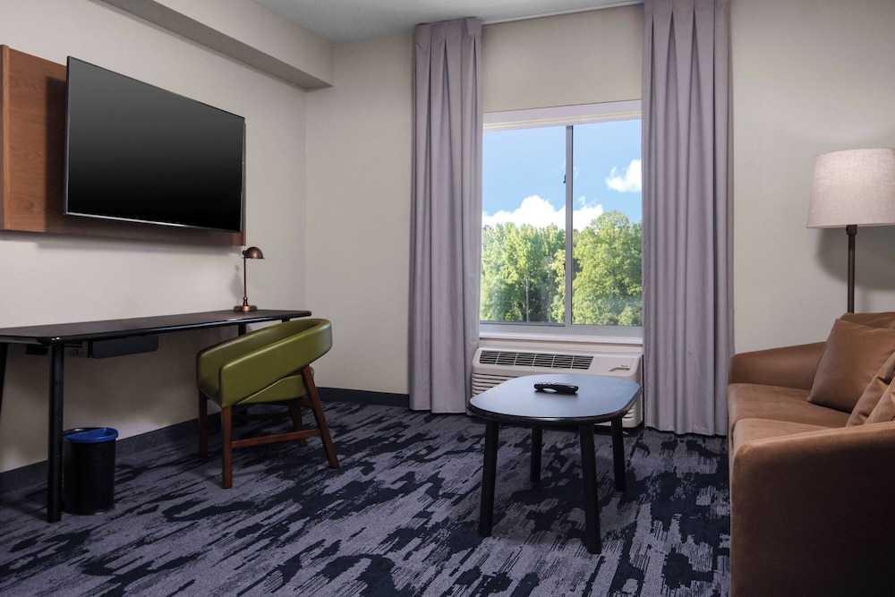 Fairfield Inn & Suites by Marriott Rocky Mount - photo 10