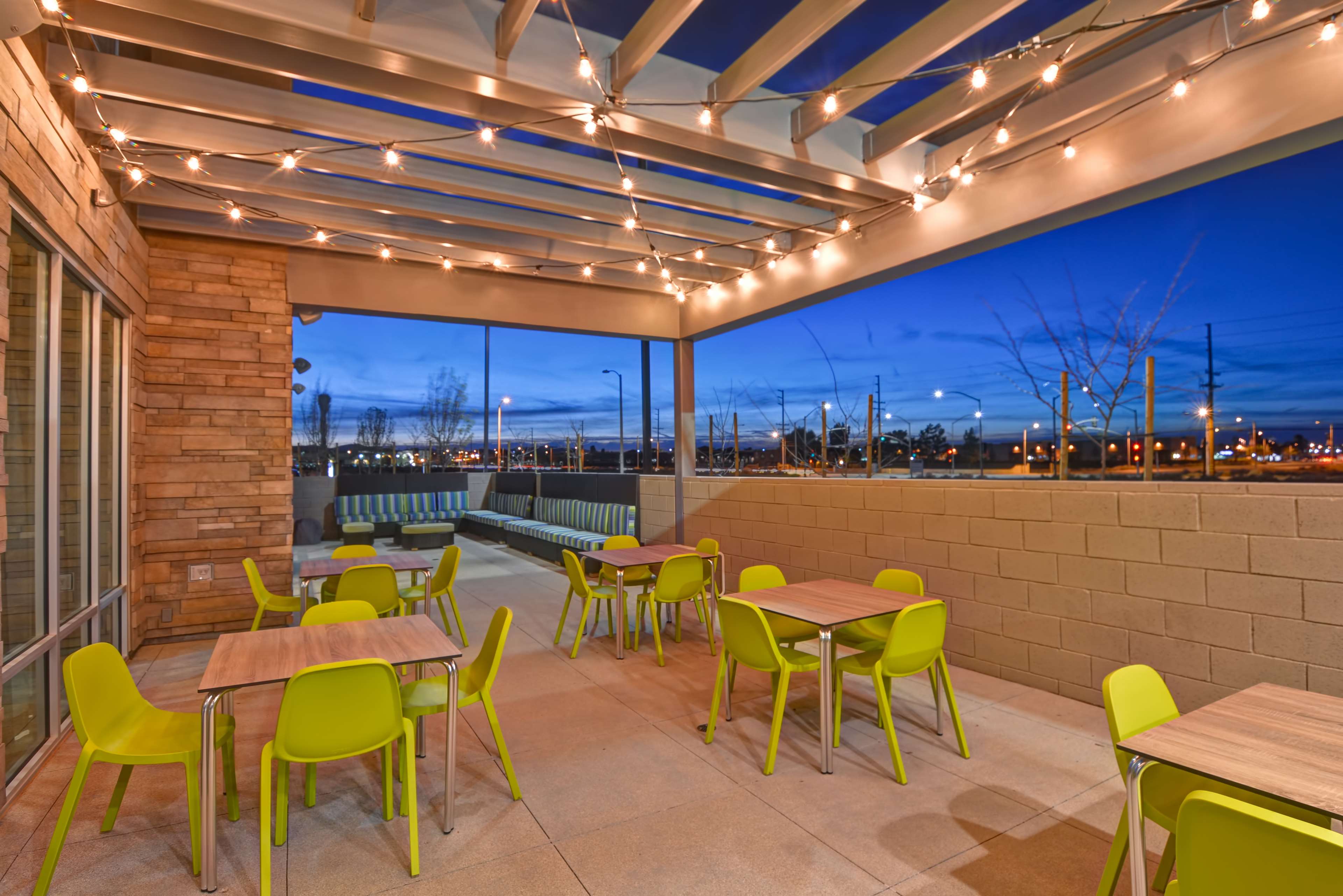 Home2 Suites by Hilton Palmdale - photo 14
