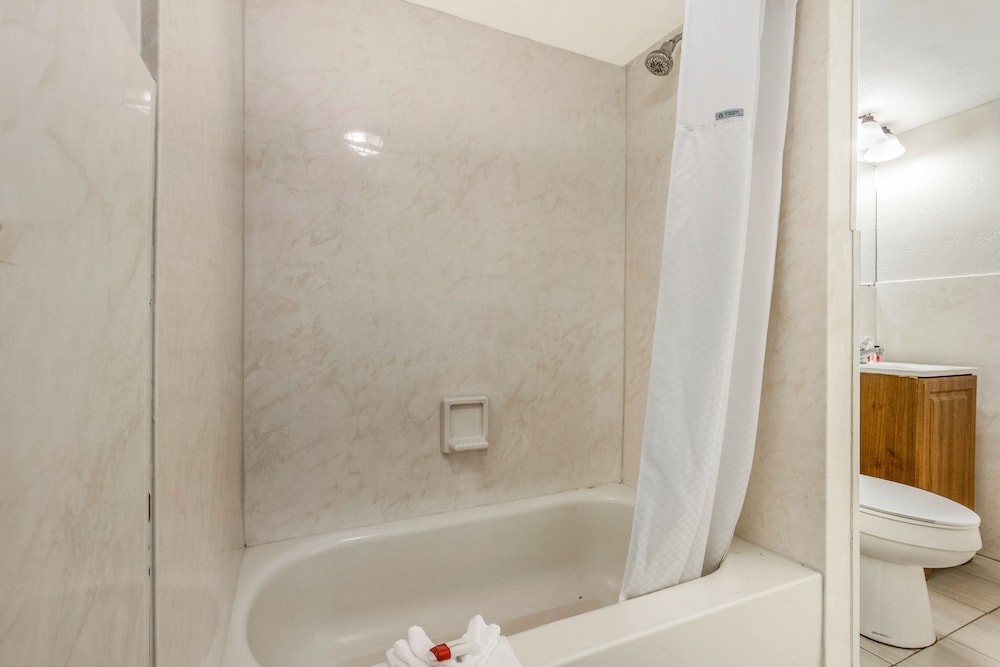 Ocean Reef Hotel - photo 36