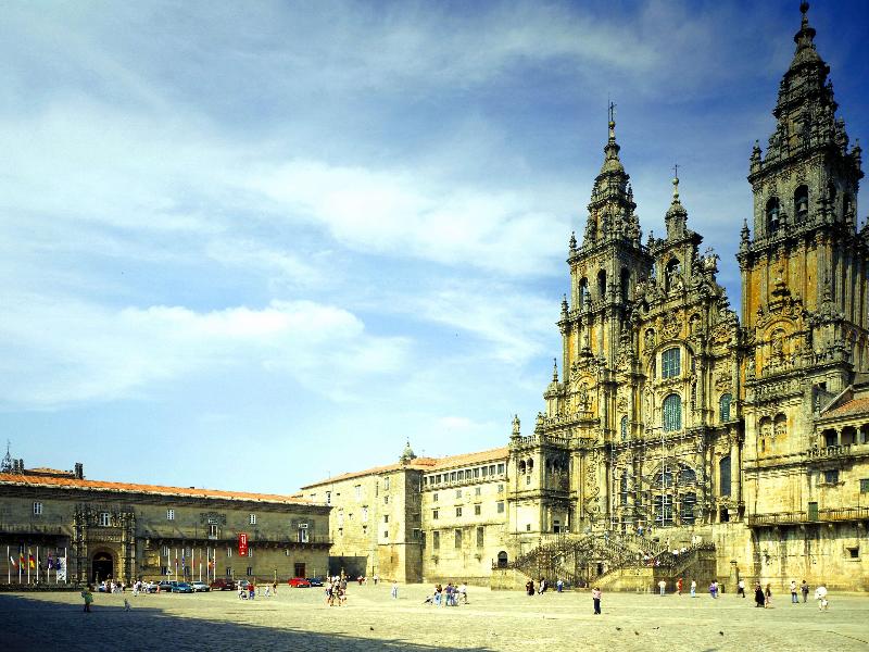 Parador Hostal Dos Reis Cata Licos — 5-Star Luxury Hotel in Santiago De Compostela, Spain