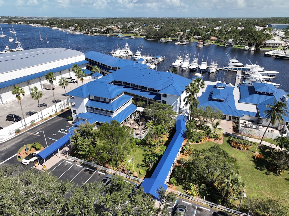 Pirate's Cove Resort & Marina - photo 15