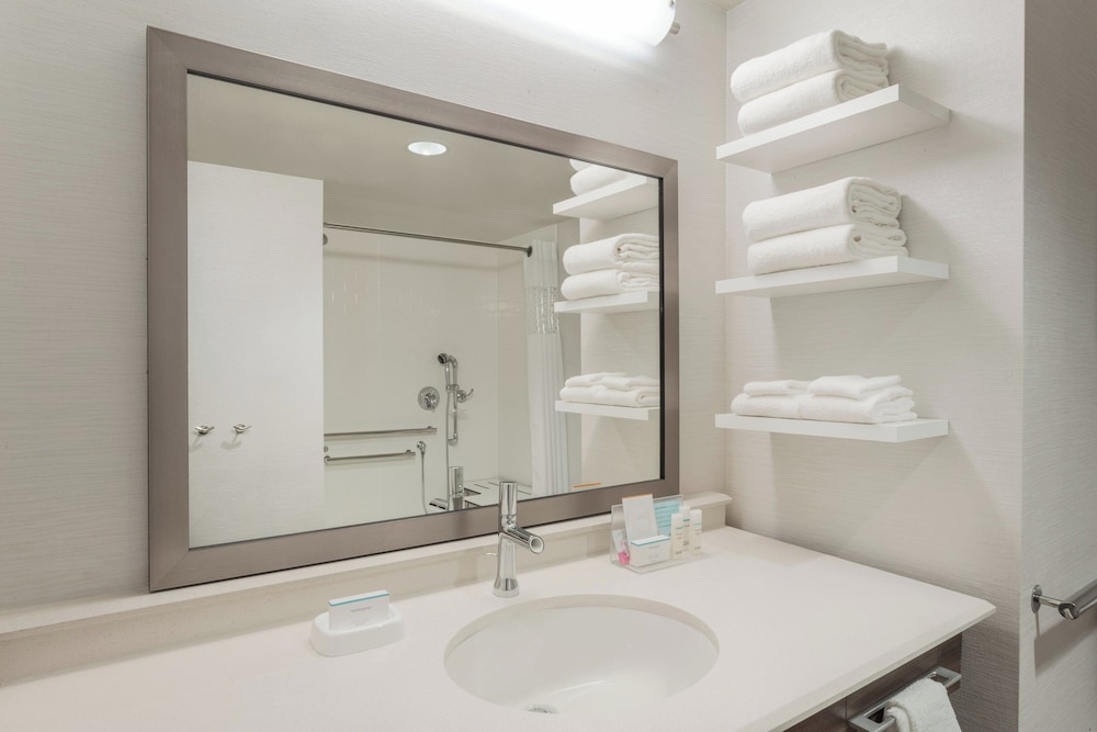 Hampton Inn & Suites West Des Moines SW Mall Area - photo 18