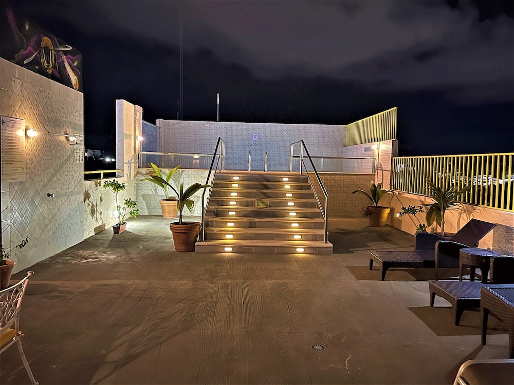 Rooftop pool