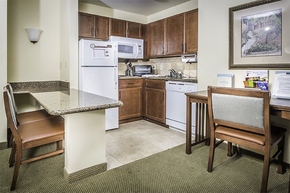 Staybridge Suites Toledo Maumee by IHG - photo 13
