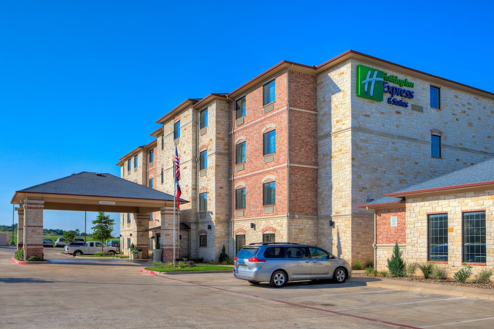 Holiday Inn Express & Suites Granbury by IHG - photo 32