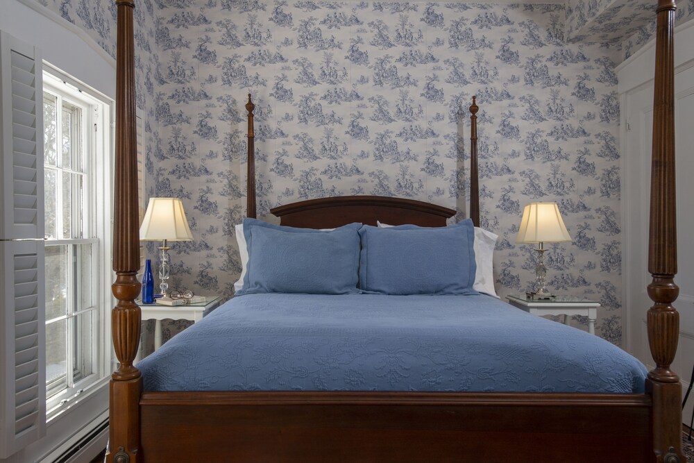 Liberty Hill Inn - photo 12