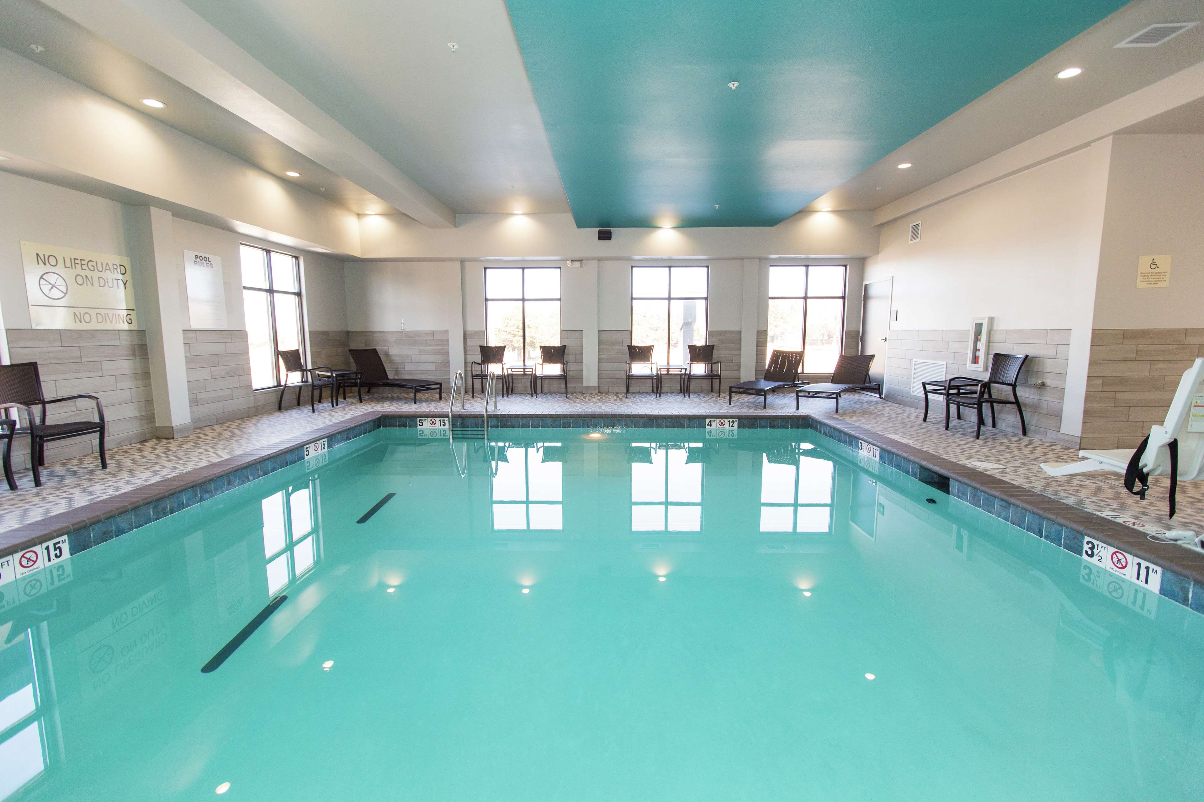 Hampton Inn Mustang - photo 11