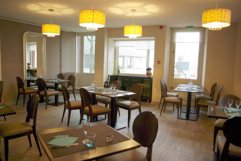 Hôtel des Voyageurs — hotel in Chef-Boutonne