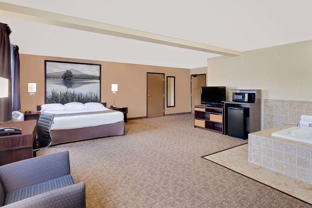 Super 8 by Wyndham Lebanon - photo 13