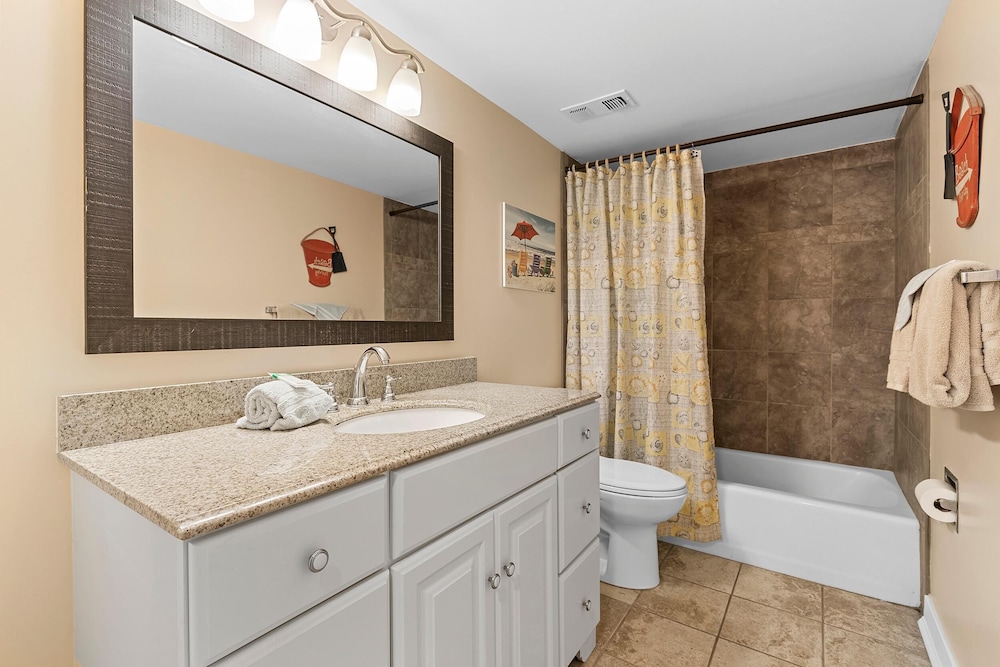 Coronado Towers 703 - photo 14