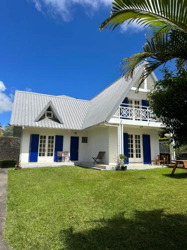 Villa entre Mer et Montagne — 4-Star Luxury Hotel in Le Tampon, Réunion