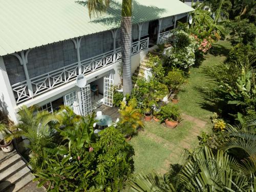21LG Exquisite ground floor studio with garden patio — 4-Star Luxury Hotel in Grande Riviere Noire, Mauritius