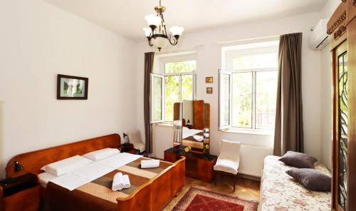 City Center Charm Family Apartment By Wehost