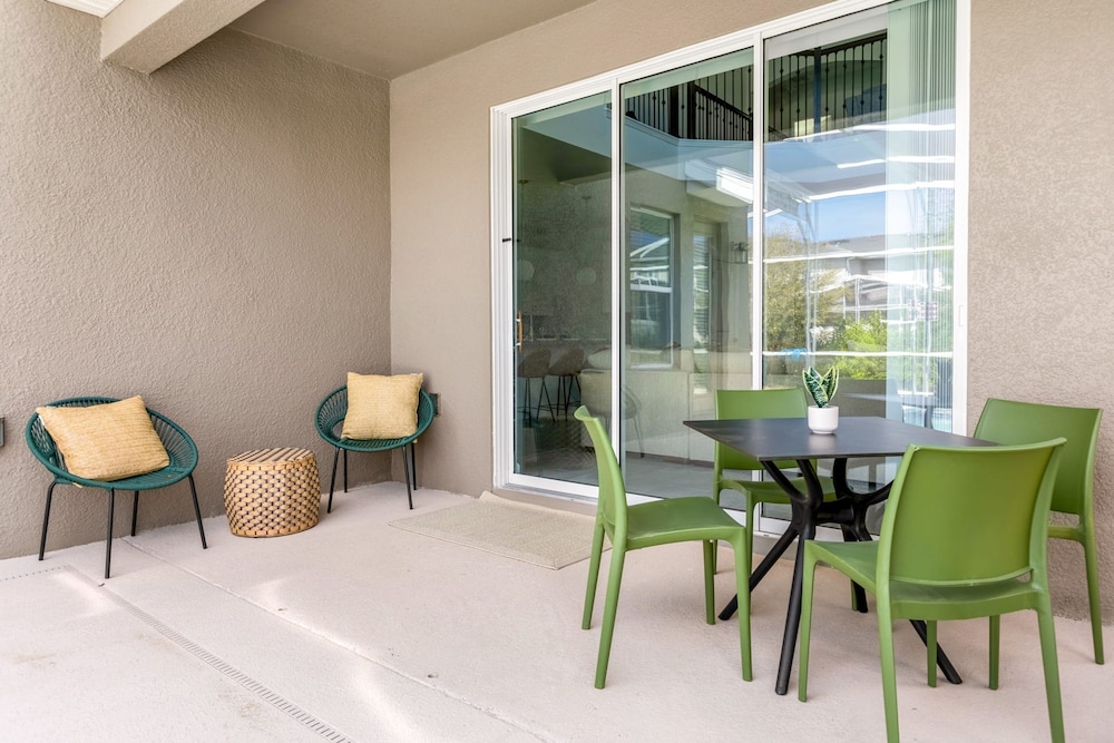 Upstay Modern Luxury Home w Pool Spa Resort - photo 10