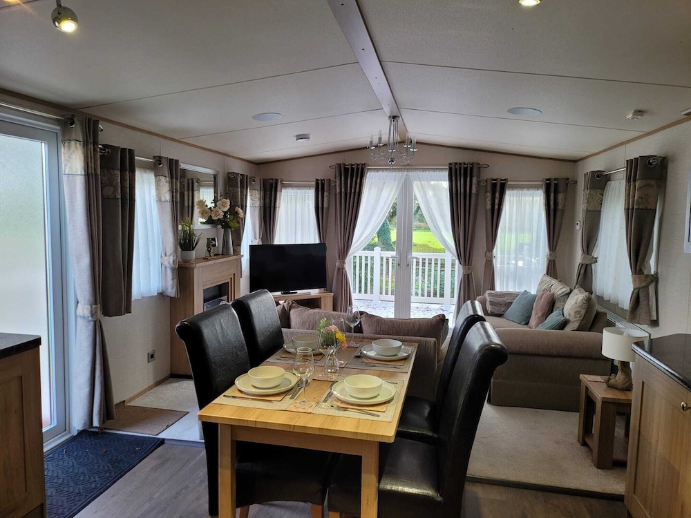 New Forest 2 Bed Premium Holiday Home New Milton 19512284 — New Milton