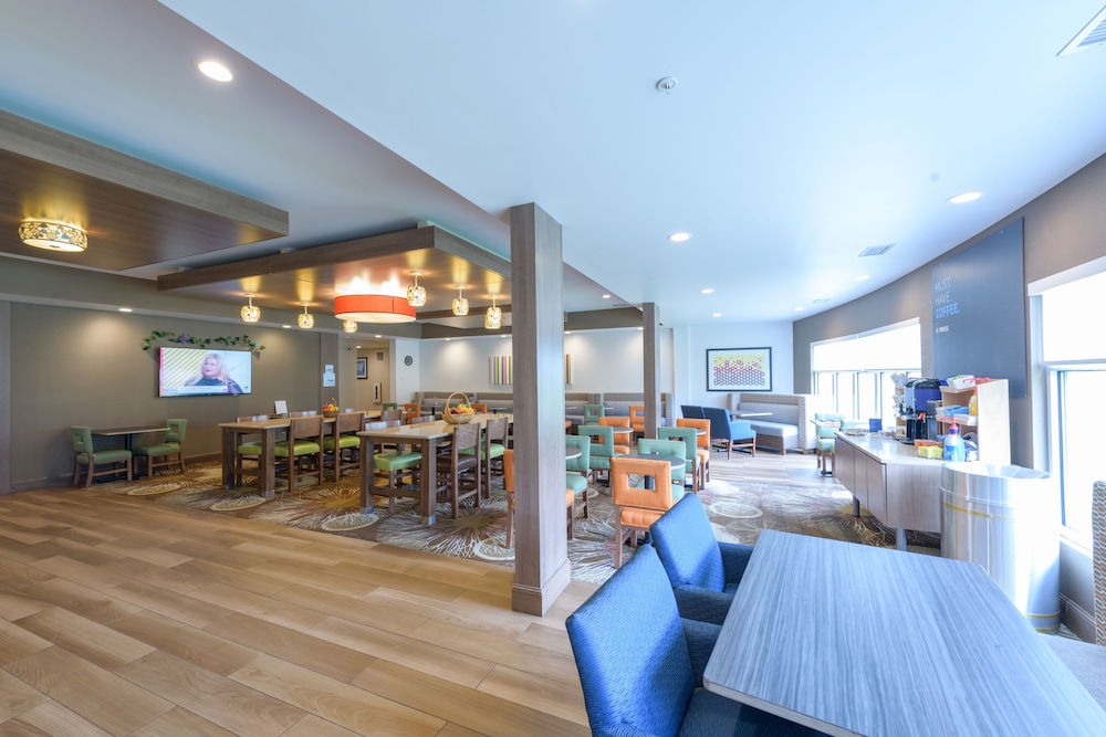 Holiday Inn Express & Suites Jamestown by IHG - photo 25