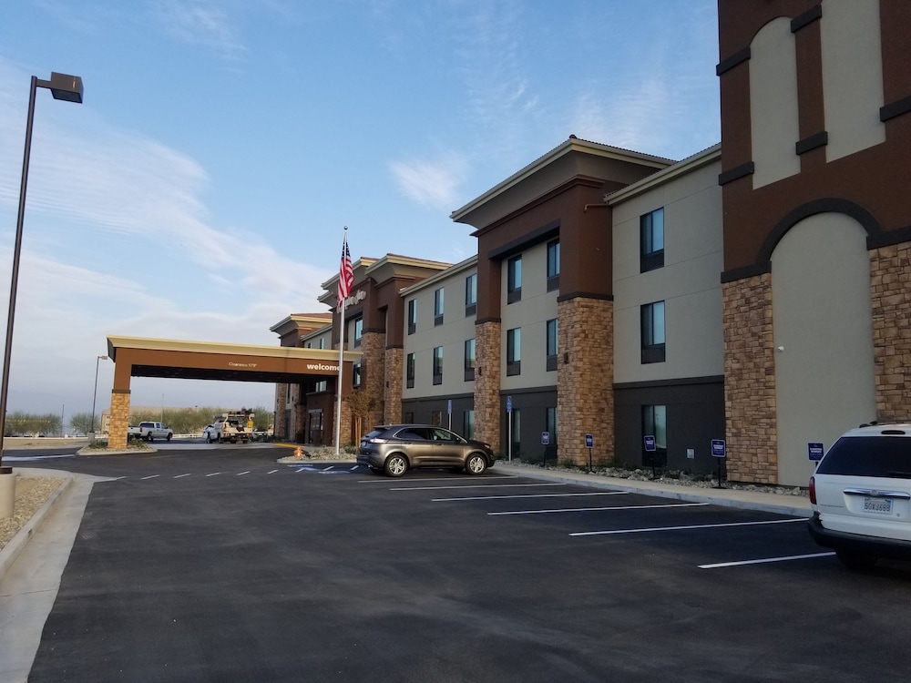 Hampton Inn Arvin Tejon Ranch - photo 54