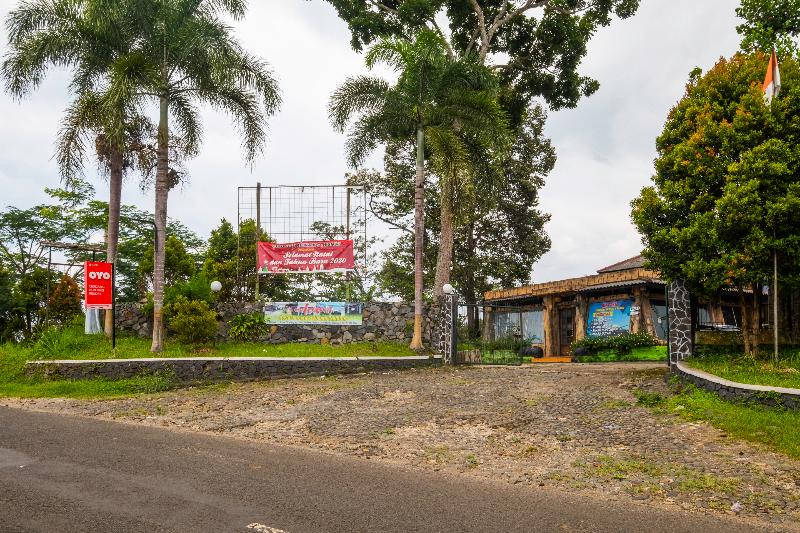 OYO 2278 Cikidang Hunting Resort in Sukabumi, Indonesia