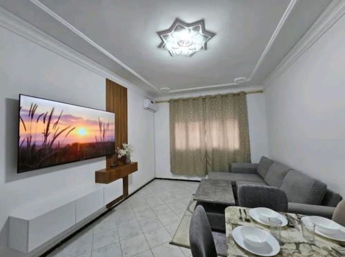 Appartement 3 chambres au 1er étage proche stade et Marjane — 4-Star Luxury Hotel in Tangier, Morocco