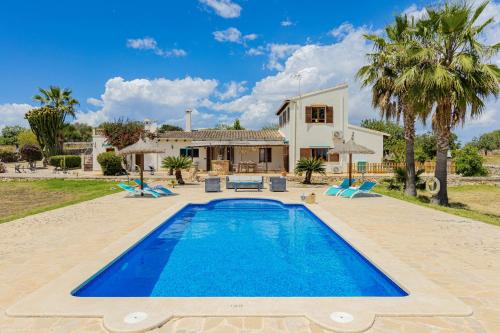 Ideal Property Mallorca Can Frit — 4-Star Luxury Hotel in Santa Margalida, Spain