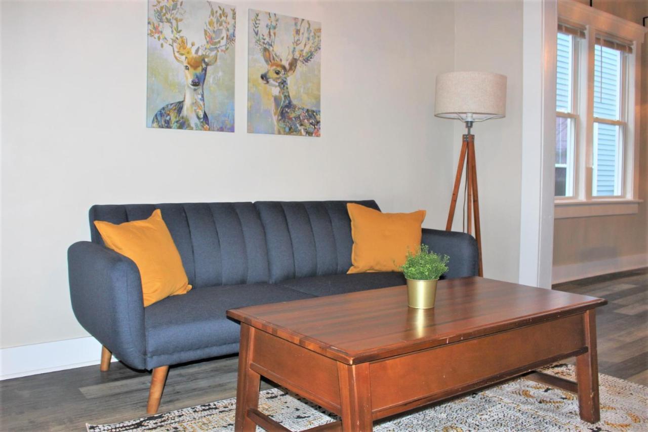 Modern 2br Near Dt 8min Walk To Park&Conservatory in Columbus, United States