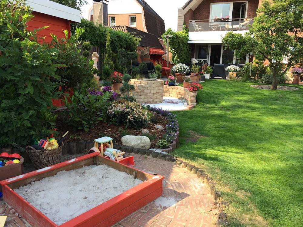 Children's play area - outdoor