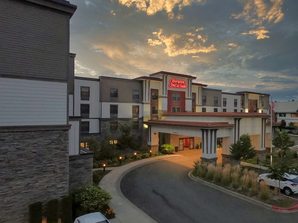 Hampton Inn & Suites DuPont - featured photo