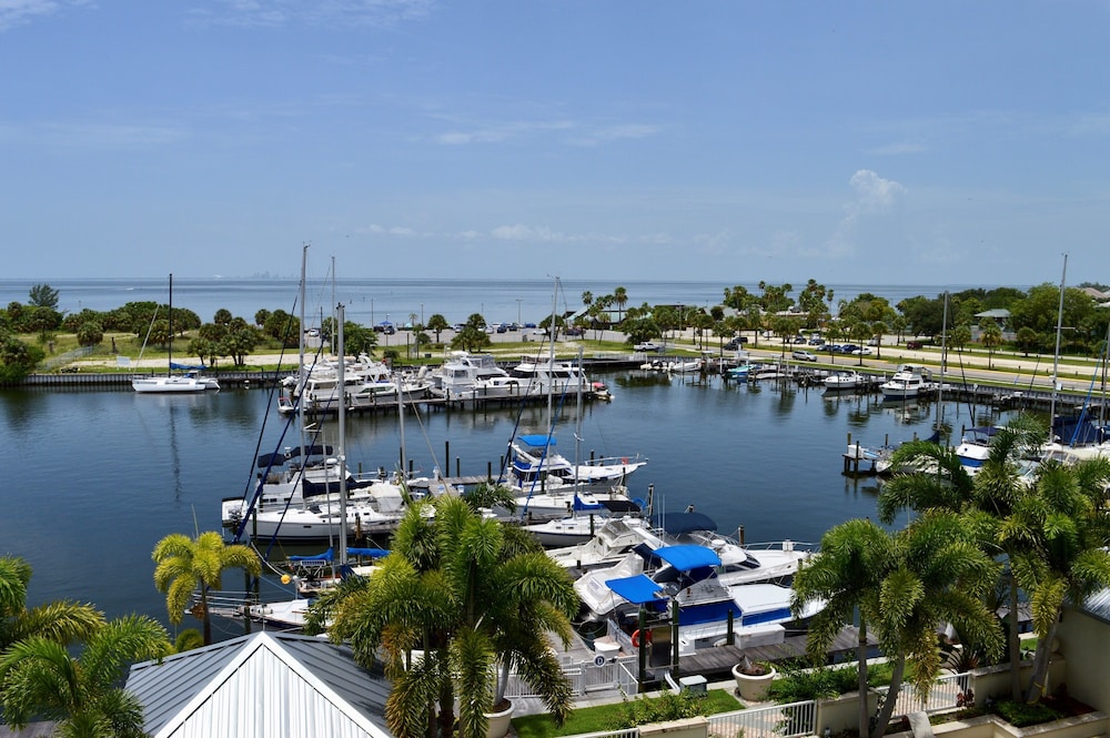 Harborside Suites at Little Harbor - photo 40