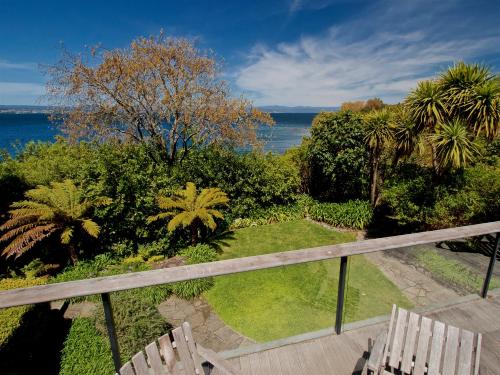 Kauawhi Lodge Acacia Bay Holiday Home — 4-Star Luxury Hotel in Taupo, New Zealand